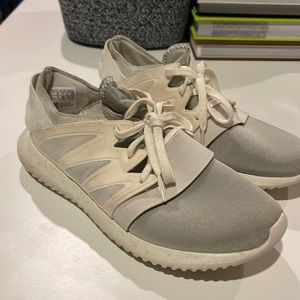 Adidas sneakers sz 6.5